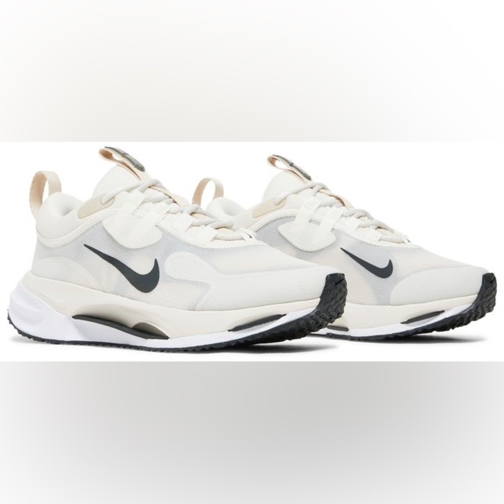Nike Spark Phantom Sneaker Women 8.5m EXCELLENT condition. See photos for flaws